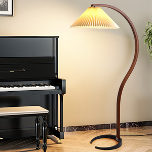 Lámpara de Pie de Madera de Estilo Nórdico, Vintage, Retro, Popular en Línea, Diseño Plegado para Sala de Estar y Dormitorio, Sofá - Product Image 1