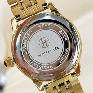 Montre-bracelet classique pour femme en acier inoxydable doré, mouvement à quartz, étanche, cadran en verre, aiguilles simples - Product Image 4