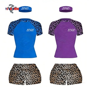 Conjunto de Ropa Deportiva de Verano para Mujer, Diseño Personalizado con Estampado de Leopardo, Dos Piezas, Camiseta y Pantalones Cortos - Product Image 2