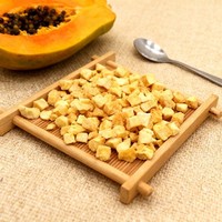 Zoet gevriesdroogd fruit, rijk aan spijsverteringsenzymen, voor de gezondheid van de darmen en als natuurlijk tussendoortje. Gefreeze-droogde papaja.