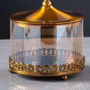 Boîte à bonbons dorée européenne légère de luxe en verre transparent pour la décoration de bonbons aux noix Boîte à bonbons en verre doré avec couvercle en métal - Product Image 5