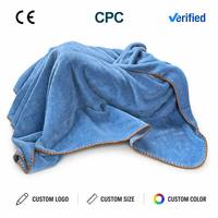 Vente en gros de couvertures de voyage en peluche douce personnalisées avec logo, couverture en flanelle légère et chaude pour la voiture, l'avion, le bureau, la maison