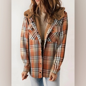 เสื้อแจ็คเก็ตลายสก็อตผู้หญิง ฤดูใบไม้ร่วง/ฤดูหนาว ปี 2026 แขนยาว ซับในขนแกะ มีฮู้ด และกระเป๋า - Product Image 4