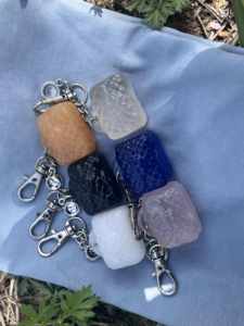 Piedra de cristal natural para mascotas, guardián talismán de energía, bolsa de gemas Reiki, colgante de Collar para mascotas, adornos de la suerte para la curación de perros y gatos - Product Image 6