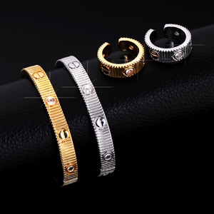 Bracelet <span class=keywords><strong>Cartier</strong></span> en zircone blanche brossée, très vendu, avec ensemble de bagues, bijoux de haute qualité pour femmes, idéal pour un cadeau de mariage - Product Image 3