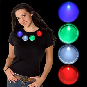 Personalizado Halloween Natal Iluminado Brilho LED Botão Pin Badge Brilho Adereços para Festa de Casamento Ano Novo