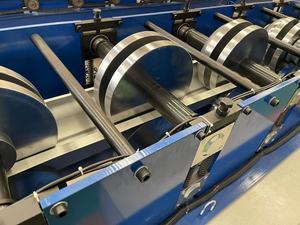 Machine de formage à rouleaux pour gouttières, machine de fabrication de récupérateurs d'eau de pluie, certification CE - Product Image 3