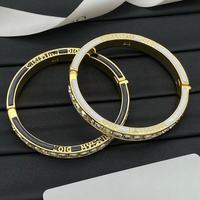 Nouveau Bracelet Tendance Large avec Lettres et Diamants – Charme Polyvalent et Décontracté