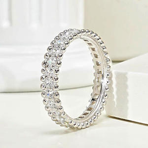 Anillo de Diamantes en Oro Blanco A197, Corte Brillante Redondo, Color G Natural, Anillo de Compromiso Clásico para Mujer - Product Image 2