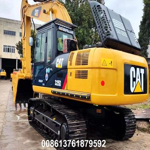 Excavadora hidráulica sobre orugas Caterpillar 325D/325DL usada de fabricación japonesa a la venta, centrada en componentes básicos de motor y bomba - Product Image 3