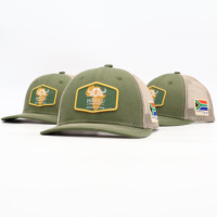 Casquette Richardson 112 Trucker verte en mesh avec logo personnalisé en PVC