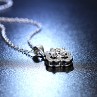 Le plus récent collier pendentif trèfle en argent sterling 925 moissanite 4 feuilles