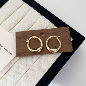 S925 <b>Silver</b> <b>Stud</b> <b>Earrings</b> For Women Minimalist Fashionable Design Everyday Wear 925 <b>Silver</b> Jewelry - Product Image 1