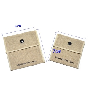 Pochette à bijoux en lin naturel écologique avec séparateur, personnalisable avec logo, pour bijoux et boutons - Product Image 2