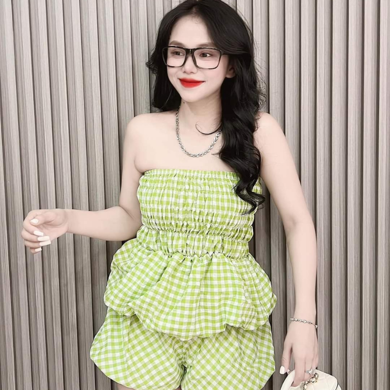 สีเขียว