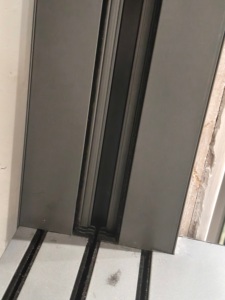Sistema de Ventanas Corredizas Ultra Delgadas de Seis Vías de Aluminio Insonorizadas con Paneles de Vidrio Grandes, Diseño Minimalista para <span class=keywords><strong>Hotel</strong></span> y Sala de Estar - Product Image 3