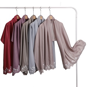 Écharpe en mousseline brodée unie en gros, châle long fluide et scintillant pour femme, foulard - Product Image 3