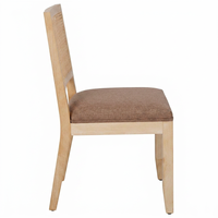 Chaise d'événement en bois massif avec dossier en rotin tressé et assise en tissu doux pour mariages rustiques, fêtes, banquets et événements en plein air