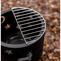 Grille de barbecue ronde en fer robuste avec découpes cerf, lune, étoile et flocon de neige pour foyer extérieur, patio et jardin