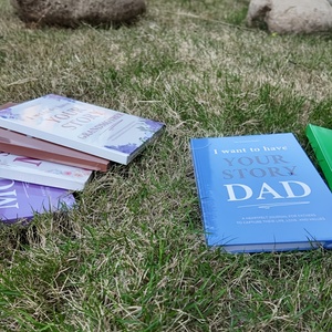 Diario de Cuero de Lujo Personalizado con Tapa Dura A5 para Mamá, Diario de Escritura Guiada para Historias de Vida y Recuerdos - Product Image 6