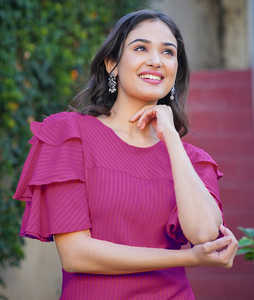 Elegante Top informal hasta el tobillo con rayas de viscosa para mujer con decoración de patrón de moda Regular Fit One Set - Product Image 4