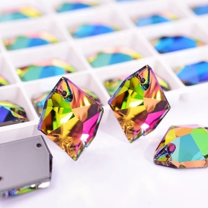 Strass à coudre de qualité supérieure en verre cristal forme cosmique 18 couleurs pour vêtements et accessoires de mariage - Product Image 5