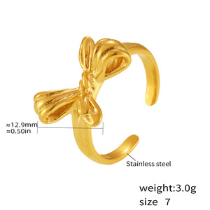 Bague en acier inoxydable élégante texturée 3D avec nœud, plaquée or, ajustable, cadeau idéal pour elle - Product Image 6