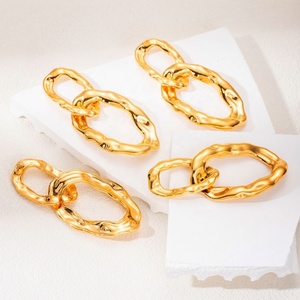 Boucles d'oreilles clous en acier inoxydable de luxe haut de gamme, style européen et américain, simples, originales, avec sertissage de diamants en forme de cerceau irrégulier, tendance - Product Image 4