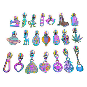 Nuovi Arrivi: Tirazip Decorativi con Logo Cartoon all'Ingrosso 5 #   Tirante <span class=keywords><strong>per</strong></span> Cerniera in Metallo <span class=keywords><strong>per</strong></span> Borse - Product Image 3