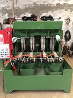 Machine automatique de taraudage de vis M8