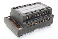 Module convertisseur de bornier PLC 32 points A6TBXY36 avec bornes à vis M3.5