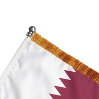 Drapeau de table du Qatar avec base en plastique argenté, personnalisé en polyester à franges, impression numérique résistante aux UV pour les réunions B2B, vente en gros
