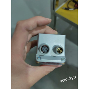 1 ชิ้นใช้แล้ว LEUZE DCR 202i FIX-M2-102-R3-P เครื่องอ่านโค้ด จัดส่งฟรีผ่านเฟดเอ็กซ์/ดีเอชแอล - Product Image 2