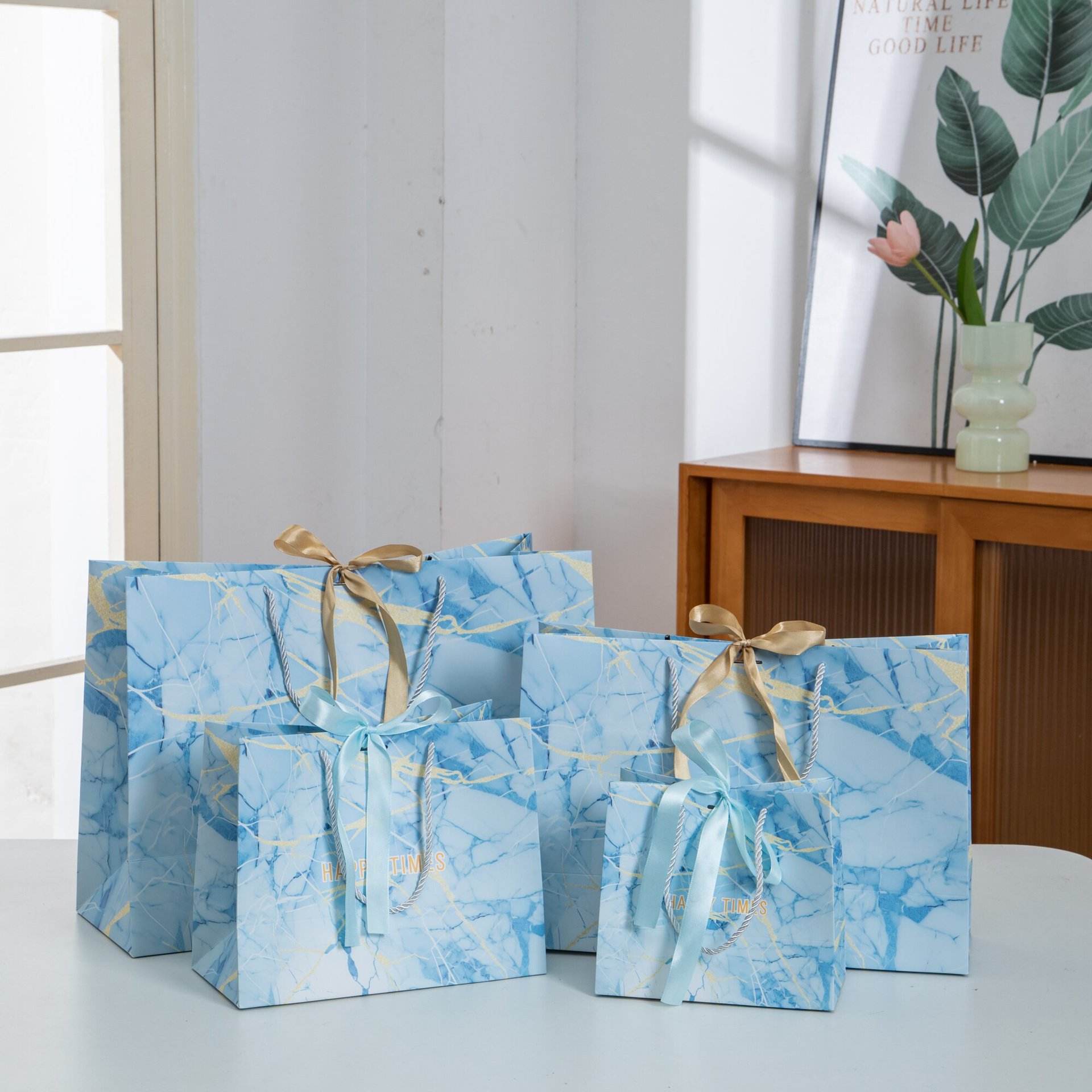 สีน้ำเงิน