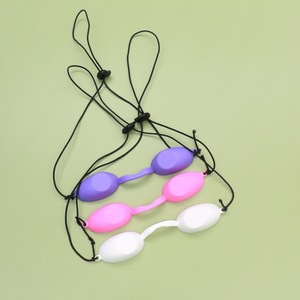 Lunettes de protection en silicone transfrontalières pour la protection des yeux, l'anti-âge et le rajeunissement cutané au laser UV, épaissies pour peaux normales - Product Image 1