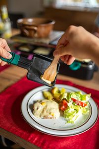 Espátula de Raclette de madera Raspadores de madera de haya lisos Seguro para sartenes Ideal para hornear Fondue de Raclette - Product Image 5
