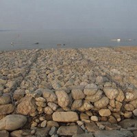 Cage en gabion galvanisé à chaud en treillis métallique tissé pour la protection des pentes de rivières et les projets de lutte contre les inondations