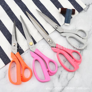 กรรไกรสแตนเลสหยางเจียง 8 9 10 นิ้ว สีขาวอมเทา รูปตัววี สำหรับใช้ในบ้าน ตัดเย็บเสื้อผ้า สำนักงาน - Product Image 4