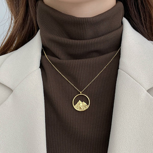 Collana con Ciondolo Promessa Montagna e Mare in Acciaio Inossidabile Placcato Oro 18K, Gioiello di Tendenza Creativo alla Moda - Product Image 5