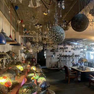 مصباح الطاولة الزجاجي الملون من لونج هويجينج, مصباح لسطح السرير من الزجاج الملون طراز سانرايز تيفاني ، مصباح القراءة بمقاس 2-إضاءة - Product Image 5