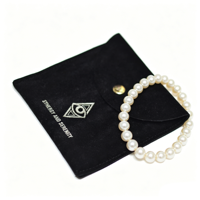 Pochette à bijoux à bouton-pression en daim noir pour bracelets, colliers et boucles d'oreilles avec logo argenté