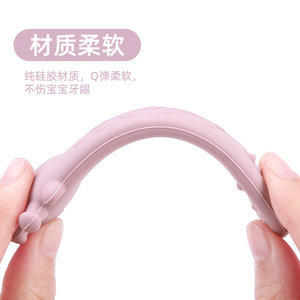 Cuillère d'apprentissage en silicone de qualité alimentaire sans BPA pour bébé de 0 à 12 mois, double usage : cuillère à riz et jouet de dentition - Product Image 4