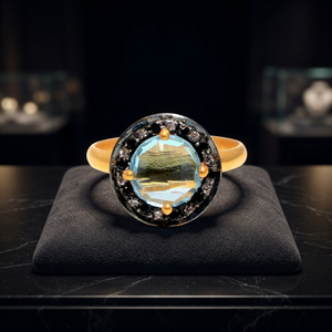 Bague tendance plaquée or jaune avec topaze bleue, sertie clos, bijou de déclaration pour femme avec certificat - Product Image 3