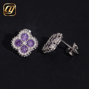 Boucles d'oreilles clous en moissanite en forme de fleur, argent 925 plaqué rhodium, bijoux de fête pour femme, luxe, taille brillant rond, sertissage à griffes - Product Image 5
