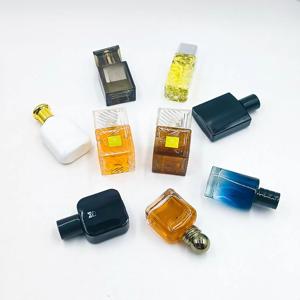 Mini-<span class=keywords><strong>parfum</strong></span> <span class=keywords><strong>de</strong></span> haute qualité, portable, pour <span class=keywords><strong>homme</strong></span>, longue tenue, <span class=keywords><strong>coffret</strong></span> <span class=keywords><strong>de</strong></span> voyage, <span class=keywords><strong>marque</strong></span>, 30 ml, spray floral et boisé, vente en gros - Product Image 4