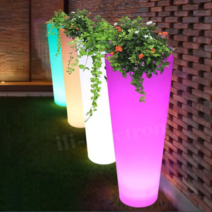 Solar plastic pots for plants Low Maintenance Outdoor Garden Led Flower Pots and High Illuminated Planters