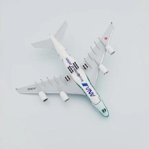 Масштабная модель самолета Airbus A380 ANA (18 см, 1:350) с логотипом Turtle, литая из металла, с колесами - Product Image 2