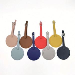 Étiquette de bagage ronde en cuir PU souple avec fonction anti-perte, accessoire de voyage pour carte d'embarquement, motif lettres - Product Image 3