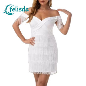 Robe moulante sexy d'été à franges pour femmes, mini-robe tendance, coupe ajustée, épaules dénudées, robe de soirée pour femmes, robe à franges empire - Product Image 1