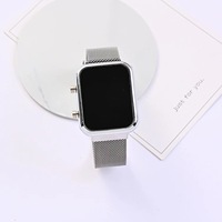 Populer jam tangan layar sentuh LED persegi pria dengan tali gesper Magnet malas tampilan Dial Digital elegan